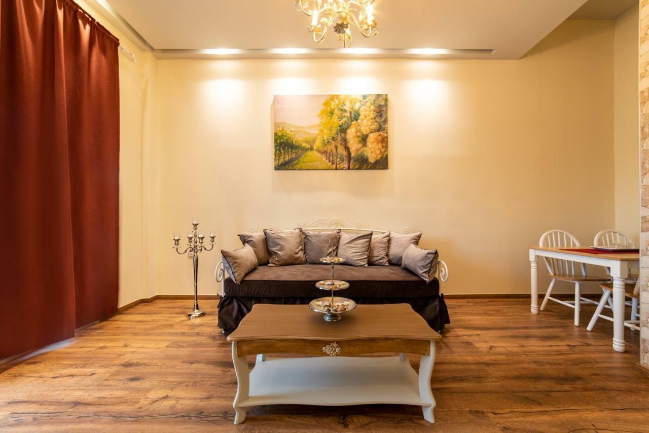 Oinoelia Luxury Suites & Residence Potos Bagian luar foto
