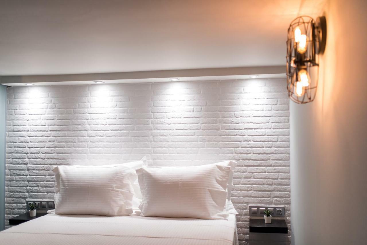 Oinoelia Luxury Suites & Residence Potos Bagian luar foto
