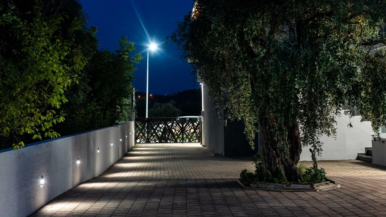 Oinoelia Luxury Suites & Residence Potos Bagian luar foto